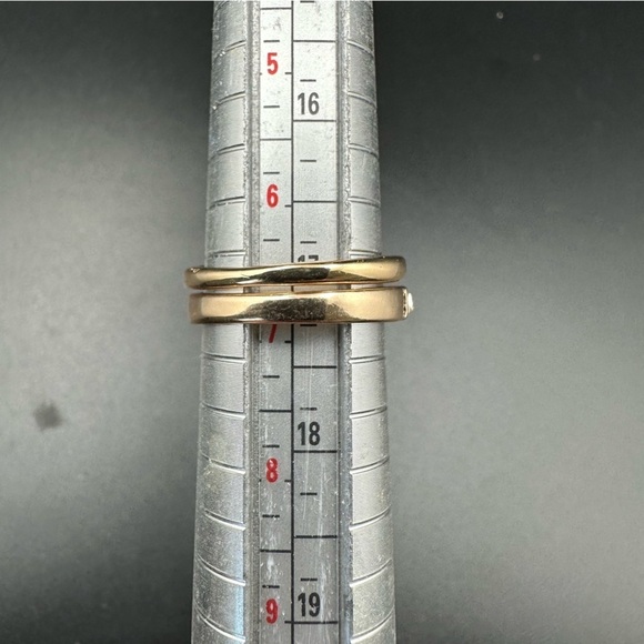 Elegant Artistic Inlaid Crystal Gold Plated Ring with Textured Bands - Picture 9 of 11